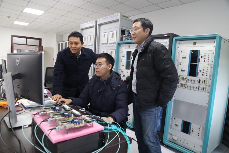 新春走基層&middot;走進(jìn)科研一線丨擴(kuò)大能源話語(yǔ)權(quán),那些和自己賽跑的人